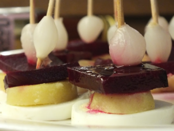 Koreczki z octem winnym