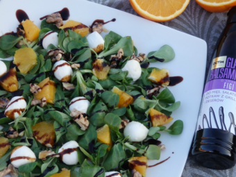 Sałatka z pomarańczą, mozzarellą i glazurą