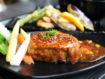 Schab w sosie muszardowym