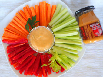 Fit dip musztardowo-jogurtowy do warzyw